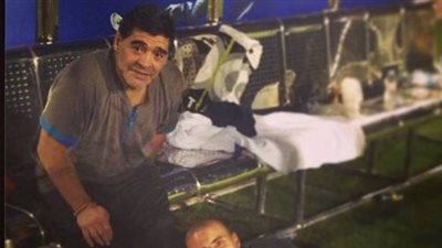 بالصورة.. زيدان: حققت حلم الطفولة برؤية مارادونا