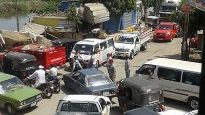 استياء الأهالي بسبب التكدس المروري بـ«مفارق الهويس» بكفر الشيخ (صور)