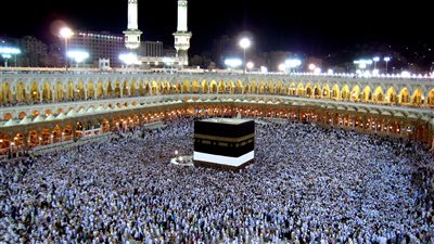 تفاصيل خطة مصر للطيران لتفويج معتمري المولد النبوي..النحاس: إقلاع 14 رحلة من القاهرة..النحاس: استعدادات العمرة لا تقل عن الحج.. فتحي: 430 ألف مقعد حتى رمضان.. جنينة: سيارات متحركة لنقل كبار السن