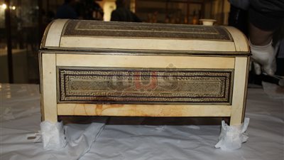 المتحف المصري الكبير يستقبل 35 قطعة من مركب خوفو الثانية بالهرم (صور)