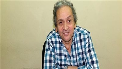 عمر عبد العزيز: أشرف زكي لم يتقدم باستقالة رسمية من «المهن الثمثيلية»