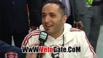 بالفيديو.. المشجع «القعيد» يكشف سر حضن «كهربا» بعد الهدف الرابع