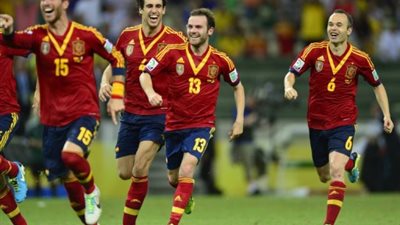 الحكم الهولندي كويبرز يدير مباراة نهائي كأس القارات غدا