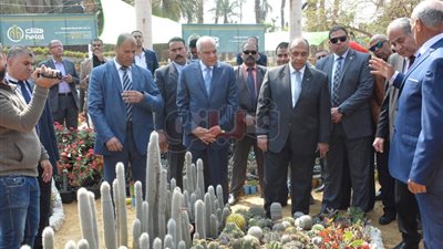 محافظ الجيزة يشارك في افتتاح معرض زهور الربيع بحديقة الأورمان (صور)