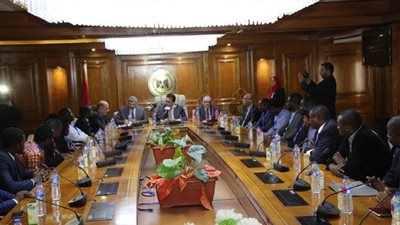 وزير التعليم العالي يكرم المشاركين بالدورة التدريبية الأفريقية الـ16 (صور)