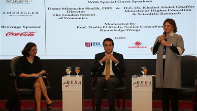 «عبد الغفار» يشارك بحلقة نقاشية «الاتجاهات العالمية لتطوير التعليم العالي»