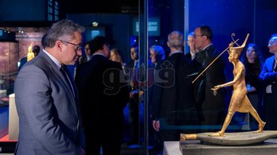 افتتاح معرض الملك توت عنخ آمون بالعاصمة الفرنسية باريس (صور)