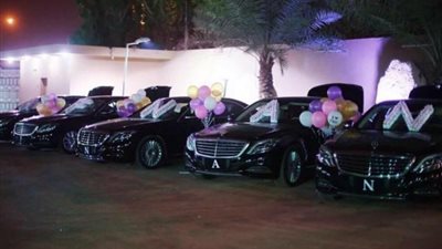 حكاية 5 سيارات «مرسيدس» أشعلت مواقع التواصل.. مجدي: «سعودي يهديها لحبيبته أفنان بعد شفائها».. إيمان تسخر: «عالم فاضية ملناش دعوة بيهم».. أماني: « سيارات مسابقة»