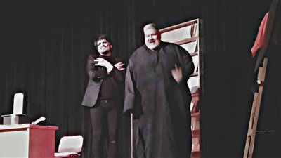 الصراع مع الشيطان في عرض «إمضاء لا فاوست» بقصر ثقافة دمياط