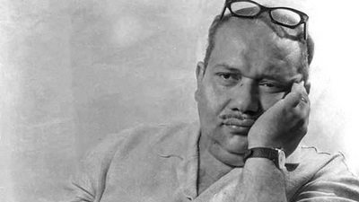 صلاح جاهين يكتب: ممنوع التدخين بأمر سعد زايد