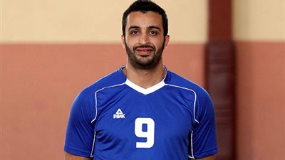 بعد واقعة علي زين.. الأهلي يرفض طلب نادي الشارقة استعارة إسلام حسن