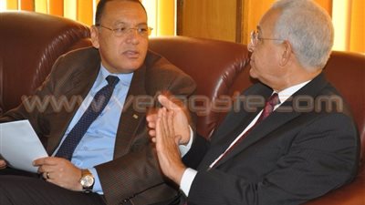 رئيس جامعة القناة يبحث إقامة كليات تكنولوجية