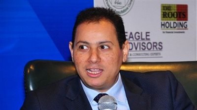 رئيس البورصة يلتقى السماسرة ويبعث برسالة طمأنة للمتعاملين ومؤشر السوق يقفز 6ر%