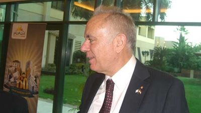 الزاهد: بنك القاهرة لم يغلق فروعه على مستوى الجمهورية