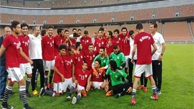طاقم حكام مباراة المنتخب الأوليمبي ونظيره الأمريكي يؤخر اللقاء