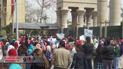 بالفيديو..تجدد الاشتباكات بين طلاب «الإرهابية» ومؤيدي «السيسي» بجامعة عين شمس