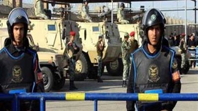 دوريات مكثفة للشرطة العسكرية لتفتيش السيارات على الطرق الرئيسية