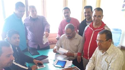 تعليم الوادي الجديد يبدأ تفعيل شريحة تابلت طلاب الثانوية العامة (صور)