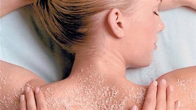اصنعي بنفسك.. مقشر الجسم من 