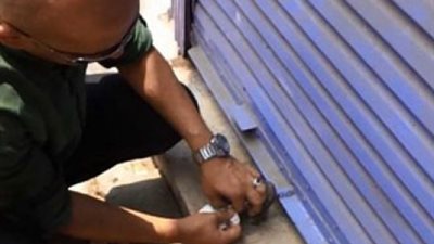 ضبط مصنع نسيج بدون ترخيص في شبرا الخيمة