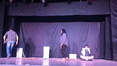 «شمعة وملاحة» تختتم عرض «البساتين» على مسرح آفاق (صور)