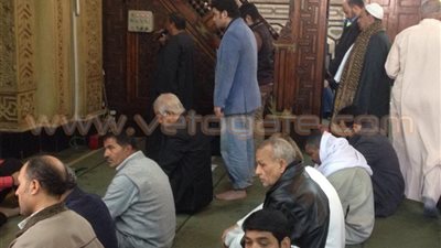 بالصور.. محافظ القاهرة يصل مسجد عمر مكرم بـ«التحرير» لأداء صلاة الجمعة
