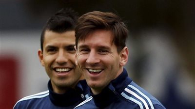 «أجويرو» يتدخل لانتقال «ميسي» إلى مان سيتي