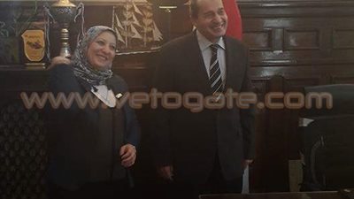 نائبة الوراق تلتقى وزير الزراعة لإنشاء مدرسة ومركز شباب