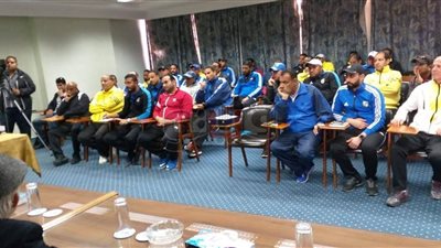 محمود سعد يلقي محاضرات لمدربي المقاولون بحضور رضوان (صور)