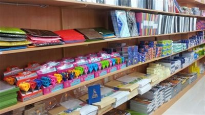 الأدوات المكتبية: زيادة المرتبات وتراجع الدولار تساهم في انخفاض الأسعار