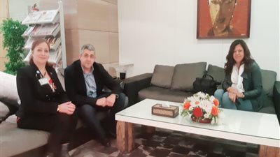 أمين عام منظمة السياحة العالمية يغادر مطار القاهرة