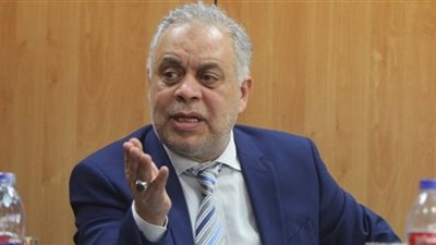 أشرف زكي يعلق على أزمة شيرين عبد الوهاب الأخيرة