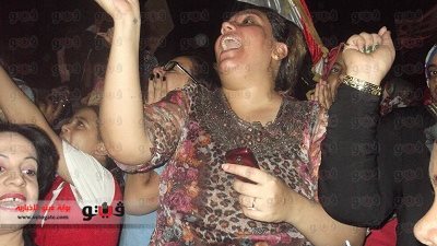 بالفيديو والصور.. هتافات الرحيل تعلو أمام مقر الحرية والعدالة بقنا