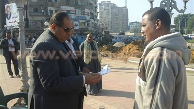 بالصور.. محافظ سوهاج يتفقد ميدان الثقافة ويستمع لمشاكل المواطنين