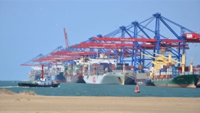 شحن 7 آلاف طن صودا كاوية وتداول 17 سفينة بمواني بورسعيد