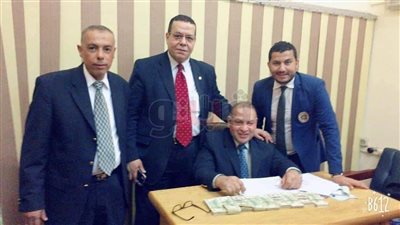 جمارك مطار القاهرة تحبط تهريب ٩٠ ألف دولار بحوزة راكب كيني