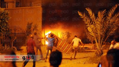 محاصرة قسم المقطم بعد تردد أنباء بإخلاء سبيل شباب الإخوان