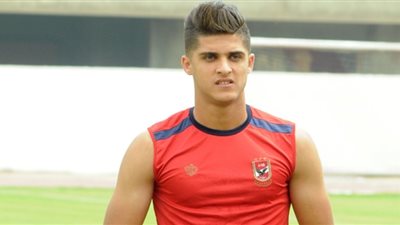 الشيخ يغادر مران الأهلي بعد إصابته في الركبة