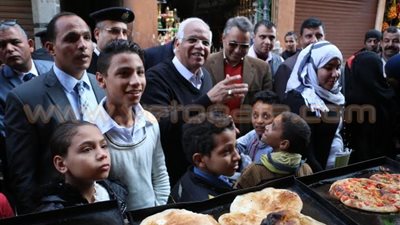 بالصور.. محافظ القاهرة يتفقد شارع المعز لدين الله