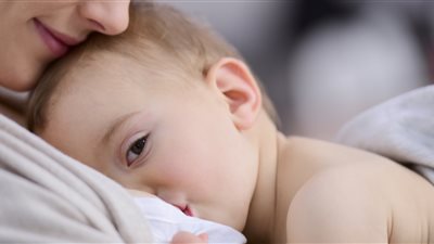 9 أسباب تجعل طفلك يرفض الرضاعة الطبيعية
