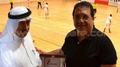 رئيس الاتحاد الإماراتي لليد يُكرم نائب رئيس الزمالك