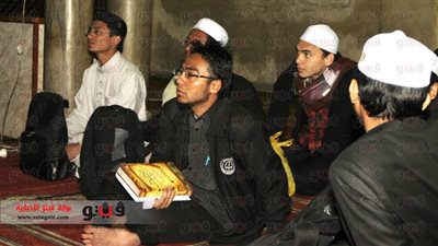 بالفيديو والصور.. حلقات إنشاد بالجامع الأزهر
