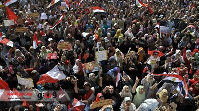 القوى الثورية بالإسماعيلية تطالب مرسي بالتنحي.. وتهدد بالتصعيد