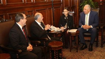 وزير الزراعة يبحث مع رئيس البرلمان الشيلي أوجه التعاون في كافة المجالات الزراعية 