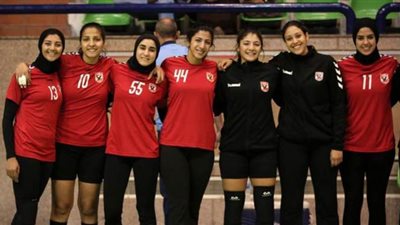 الأهلي يفقد صدارة دوري 