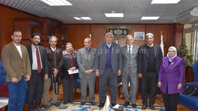 خبراء مركز القياس والتقويم بـ