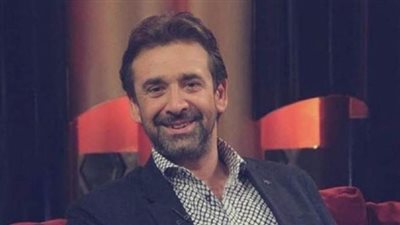 كريم عبد العزيز يشوق جمهوره لفيلمه الجديد 