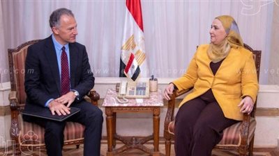 وزيرة التضامن تستعرض خطط تنظيم النسل مع سفير أمريكا بالقاهرة | صور