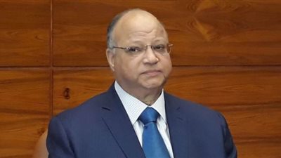 محافظ القاهرة: تسليم 105 عقود تمليك لمستثمري شق الثعبان بعد تقنين أوضاعهم