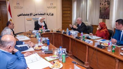 تفاصيل اجتماع وزيرة التضامن مع رئيس مجلس أمناء 